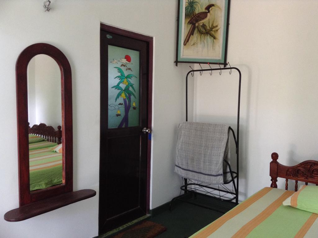 Lagoon Inn Hambantota Exterior photo